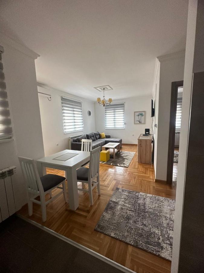 Port 2 Apartment Belgrade Exterior photo